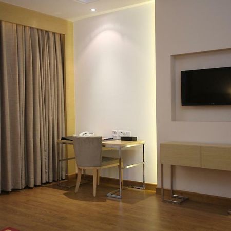 Country Inn & Suites By Radisson, Meerut Eksteriør billede