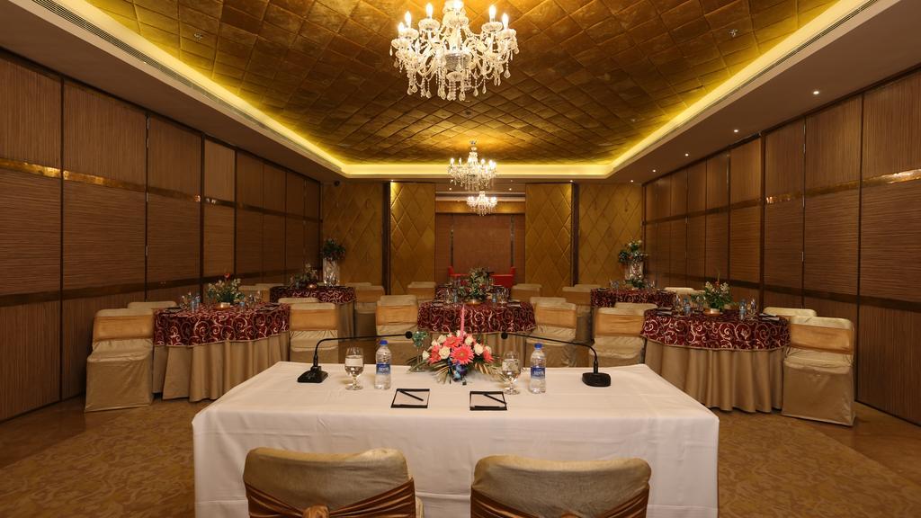 Country Inn & Suites By Radisson, Meerut Eksteriør billede
