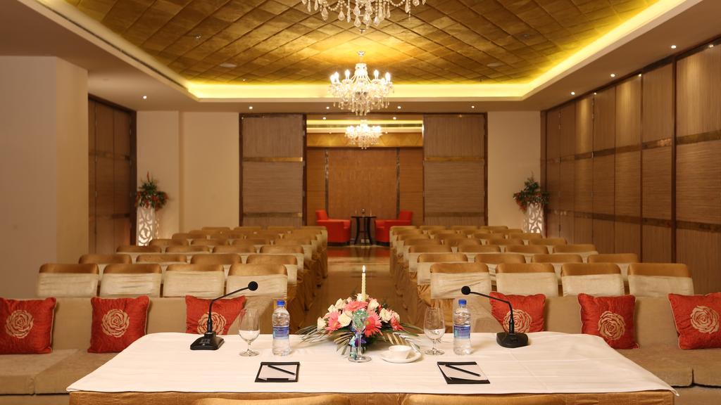 Country Inn & Suites By Radisson, Meerut Eksteriør billede