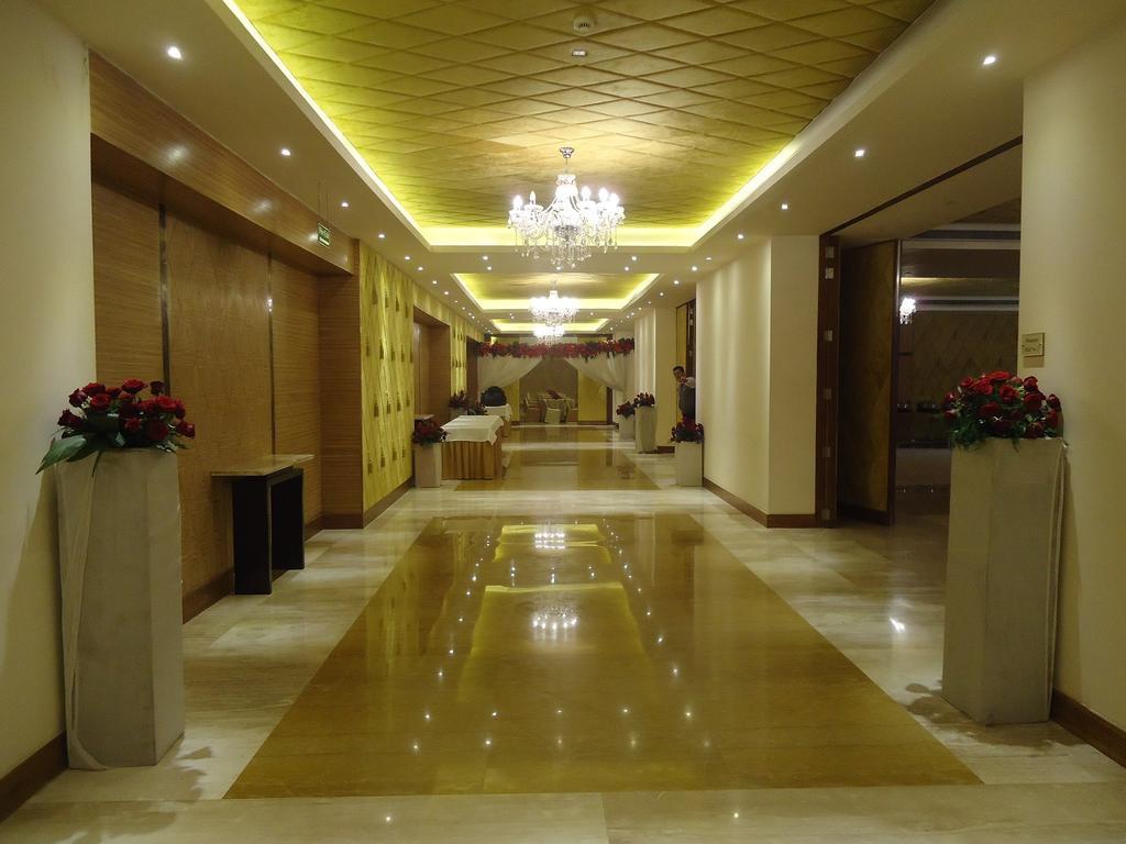 Country Inn & Suites By Radisson, Meerut Eksteriør billede