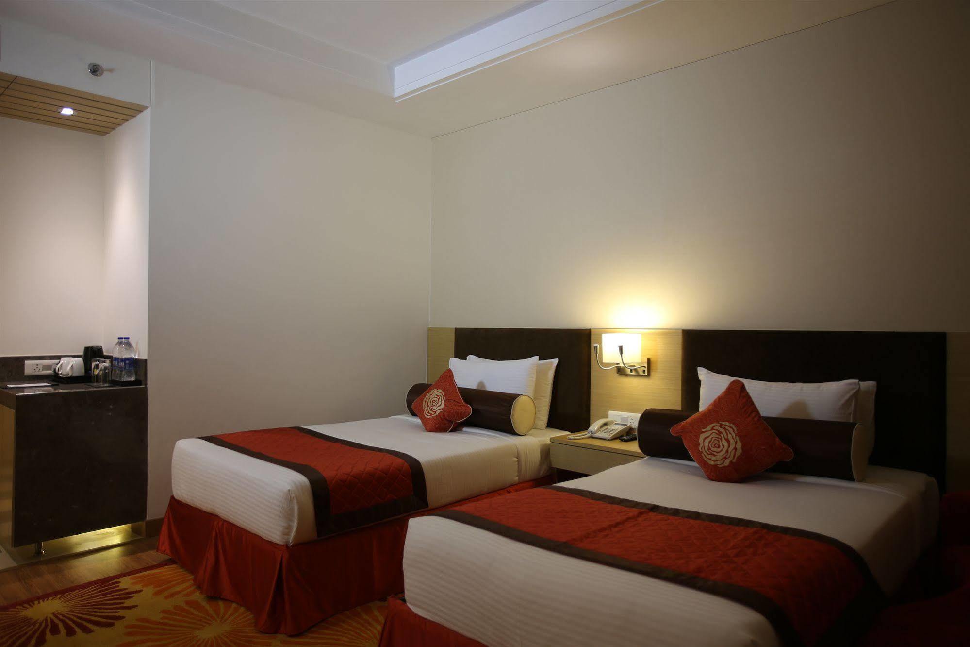 Country Inn & Suites By Radisson, Meerut Eksteriør billede