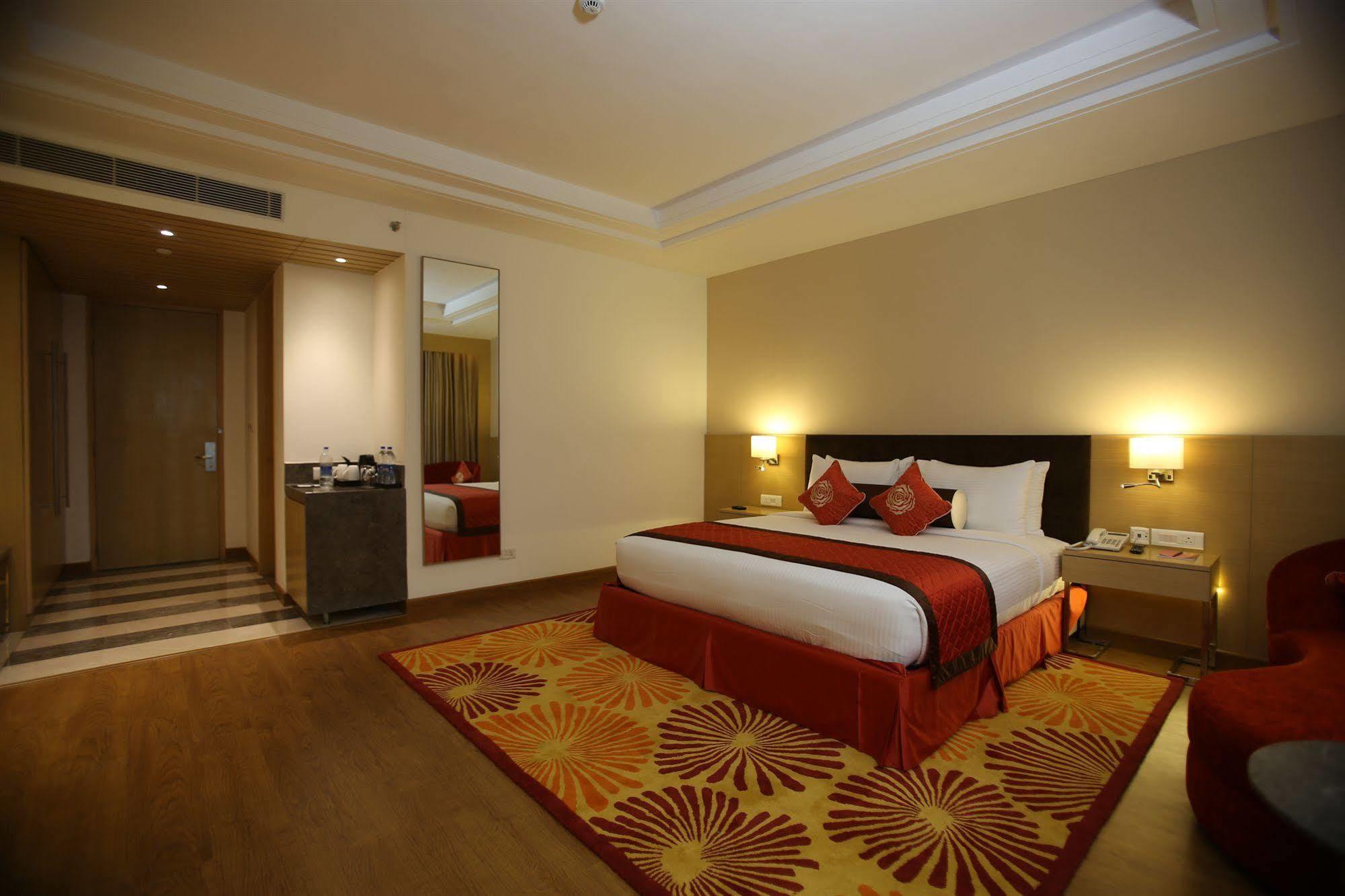 Country Inn & Suites By Radisson, Meerut Eksteriør billede