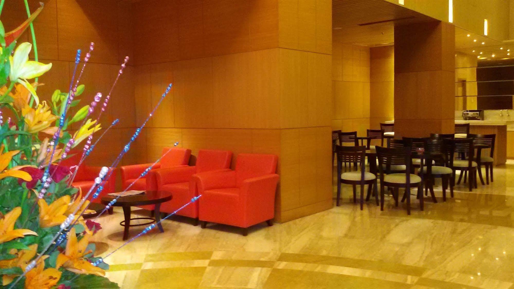 Country Inn & Suites By Radisson, Meerut Eksteriør billede