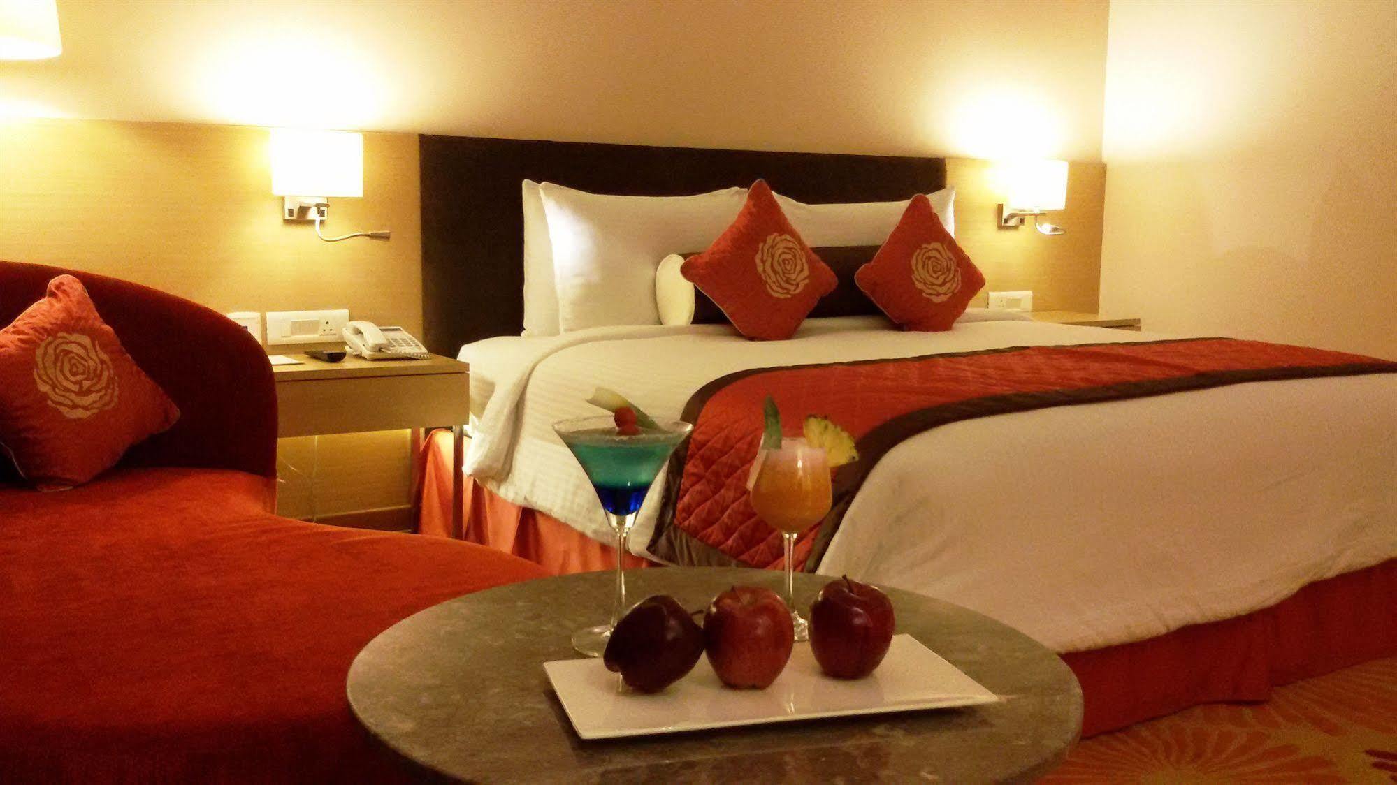 Country Inn & Suites By Radisson, Meerut Eksteriør billede