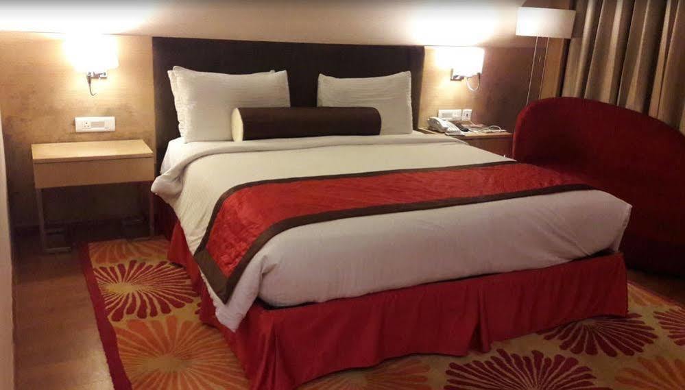 Country Inn & Suites By Radisson, Meerut Eksteriør billede